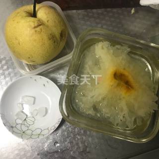 雪梨银耳汤的做法步骤：1